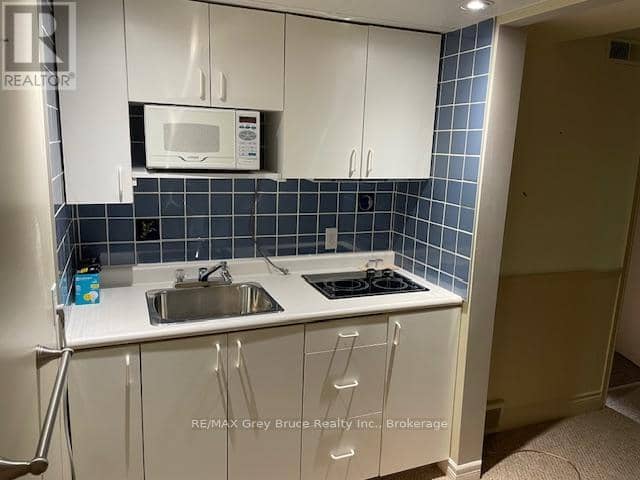 202306 6 Highway — photo 32 of 40
