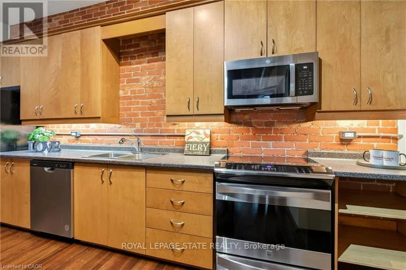 13 - 357 Hunter Street W — photo 11 of 35