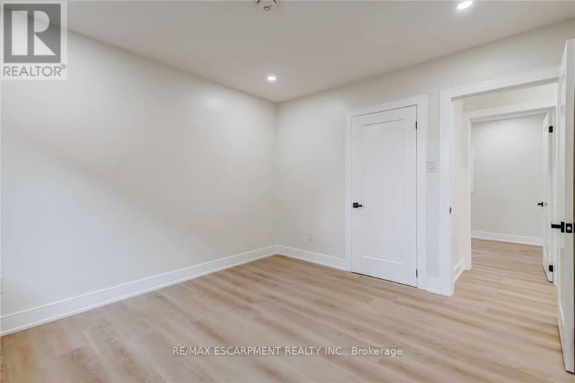 63 Hardale Crescent — photo 12 of 34