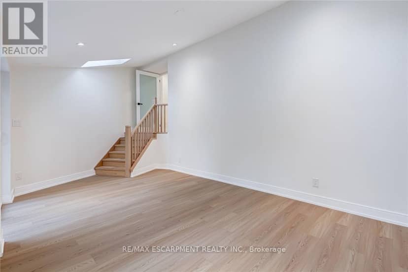 63 Hardale Crescent — photo 20 of 34