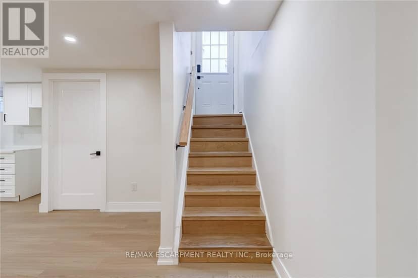 63 Hardale Crescent — photo 25 of 34