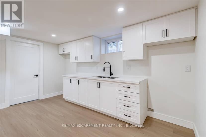 63 Hardale Crescent — photo 30 of 34