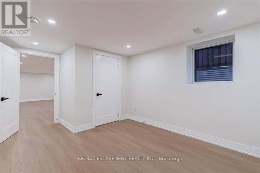 63 Hardale Crescent — photo 32 of 34