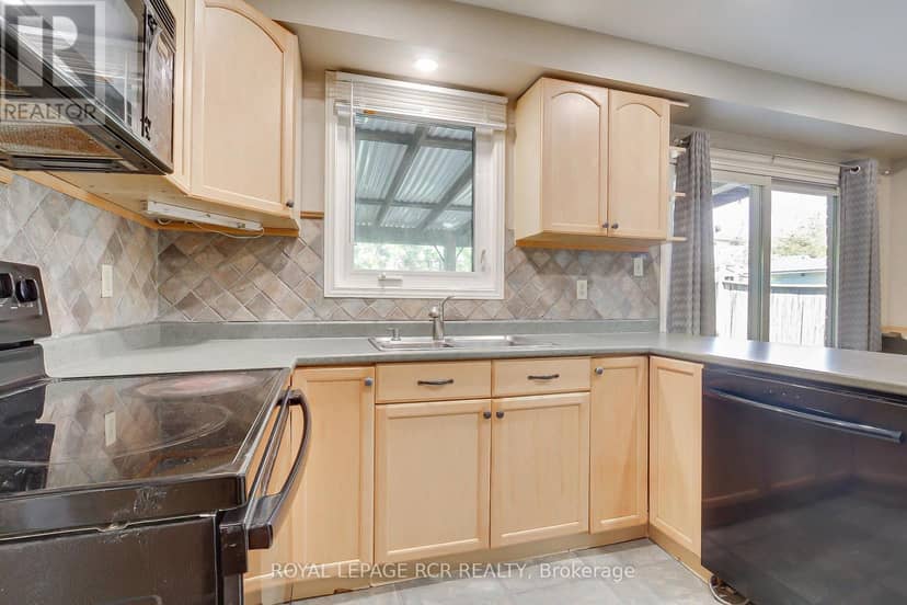 43 Crown Crescent — photo 12 of 40