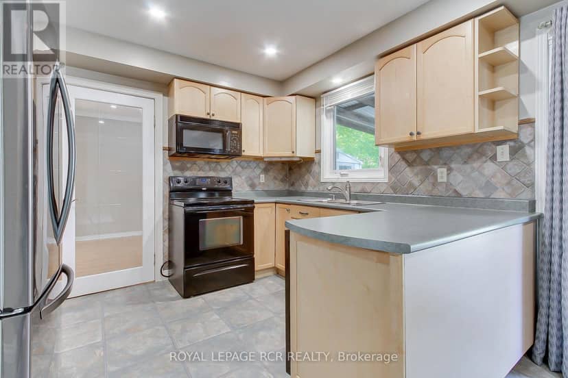 43 Crown Crescent — photo 10 of 40