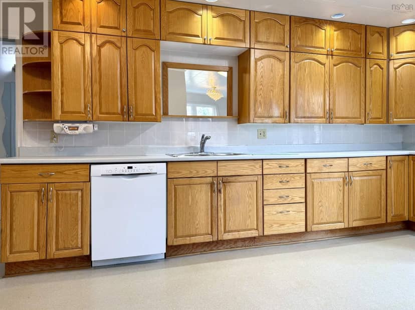 8 Standish Street — photo 19 of 40