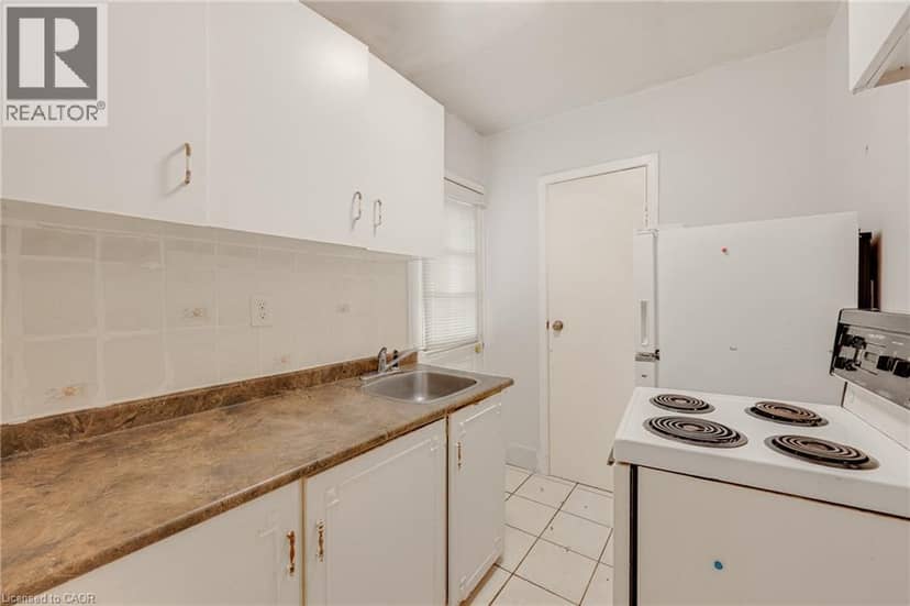 211 WENTWORTH Street N — photo 19 of 40