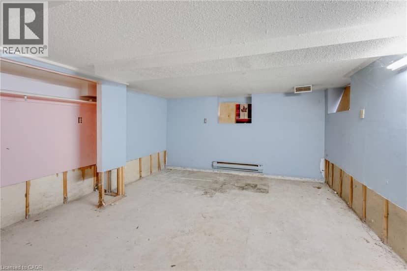 211 WENTWORTH Street N — photo 40 of 40