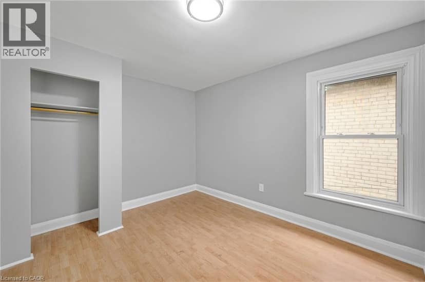 211 WENTWORTH Street N — photo 13 of 40