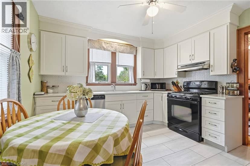 240 CANBORO Road — photo 10 of 22