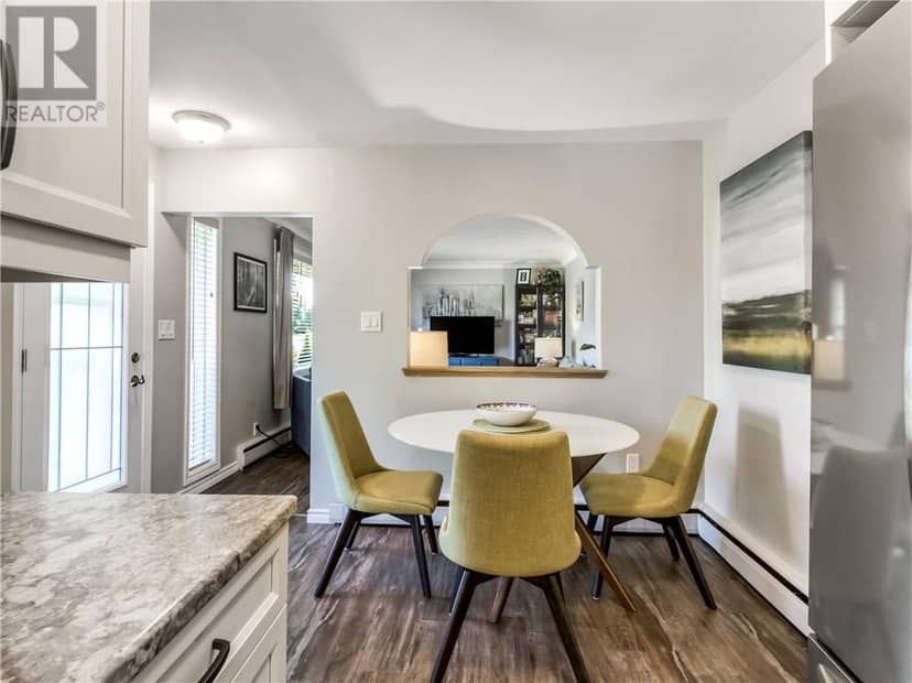 115 Cranbrook Crescent — photo 6 of 30