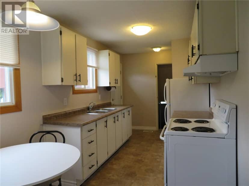880 Woodbine Avenue — photo 3 of 24