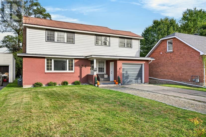 134 Bishops CT — photo 2 of 40