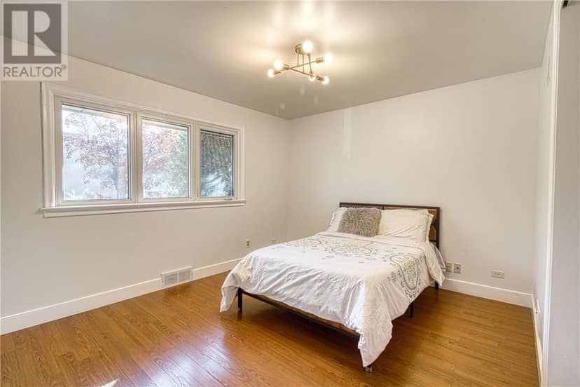 51 Mackenzie Street — photo 12 of 35