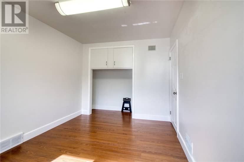 51 Mackenzie Street — photo 16 of 35