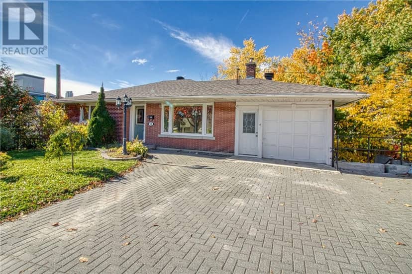 51 Mackenzie Street — photo 2 of 35