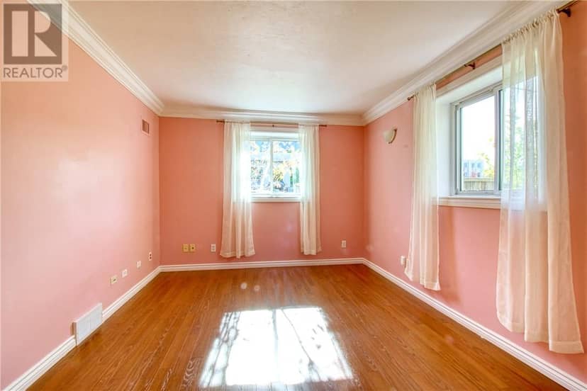 51 Mackenzie Street — photo 20 of 35