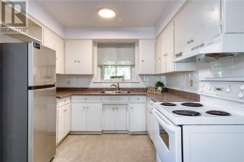 51 Mackenzie Street — photo 22 of 35