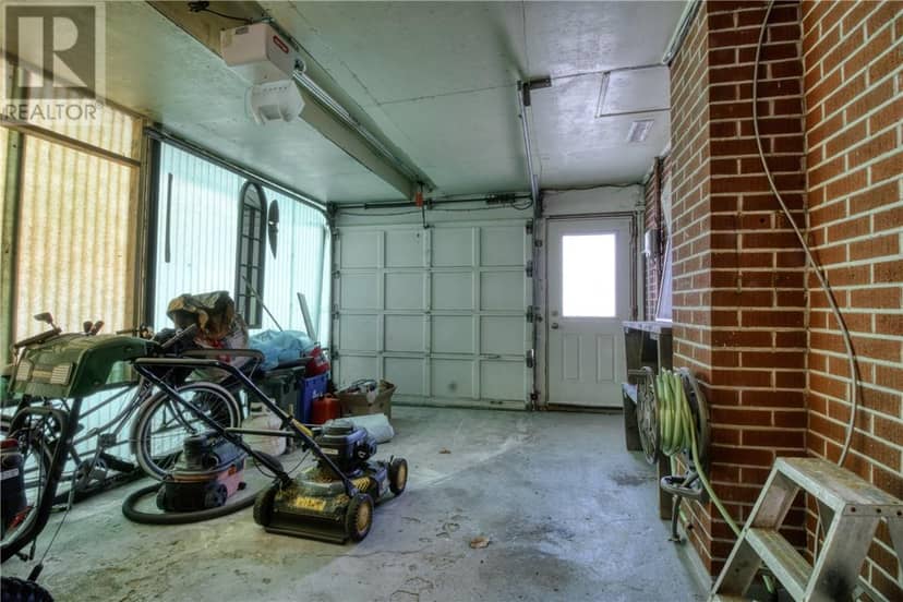 51 Mackenzie Street — photo 31 of 35