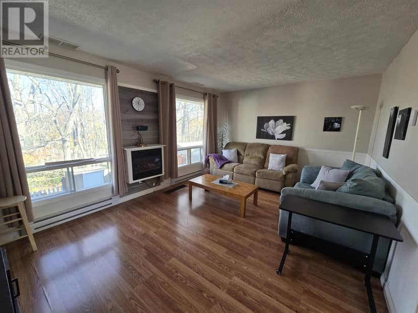 8 Bailey LN — photo 10 of 30