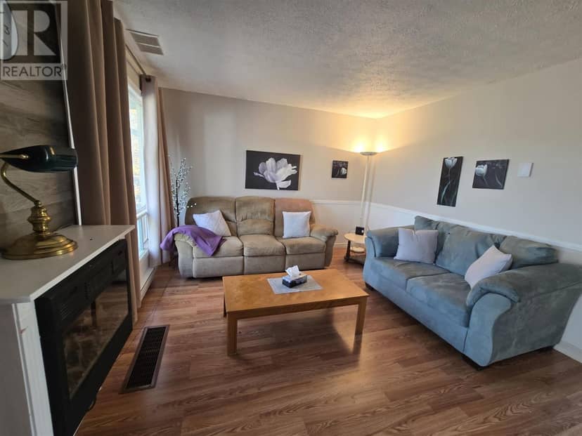8 Bailey LN — photo 11 of 30