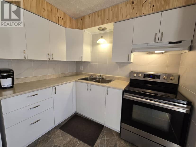 8 Bailey LN — photo 3 of 30
