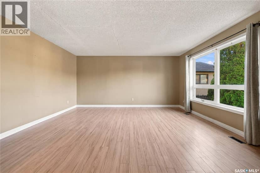 5907 Hague CRESCENT — photo 3 of 40