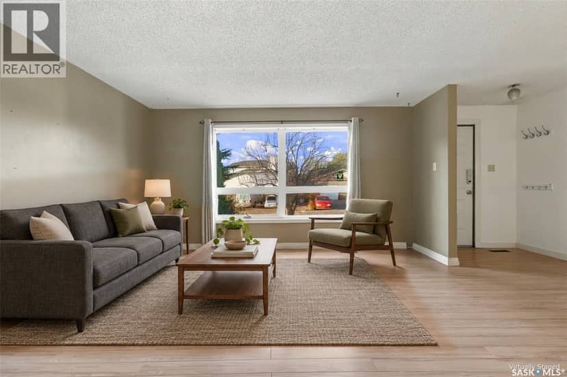 5907 Hague CRESCENT — photo 4 of 40