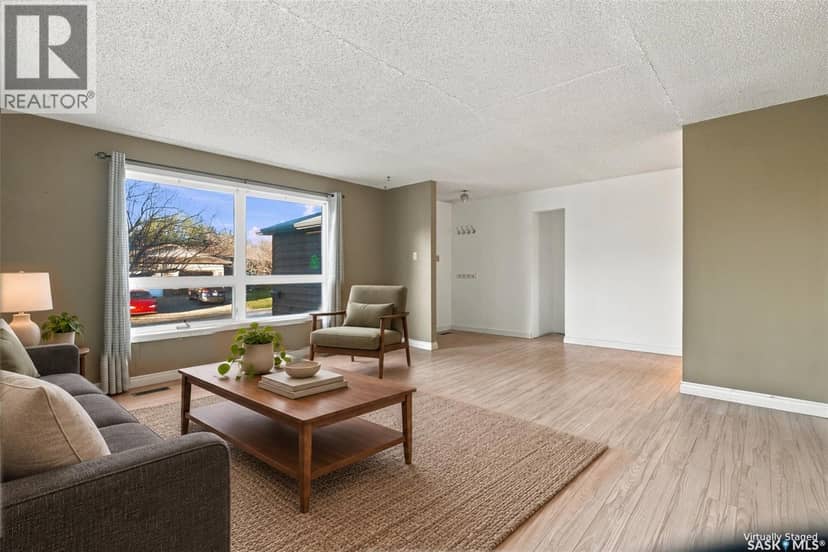 5907 Hague CRESCENT — photo 6 of 40