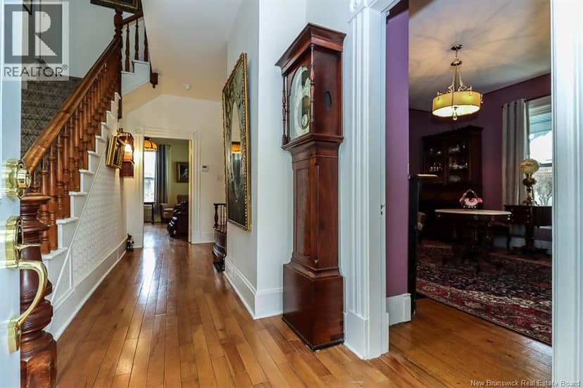 12 Pitt Street — photo 3 of 40