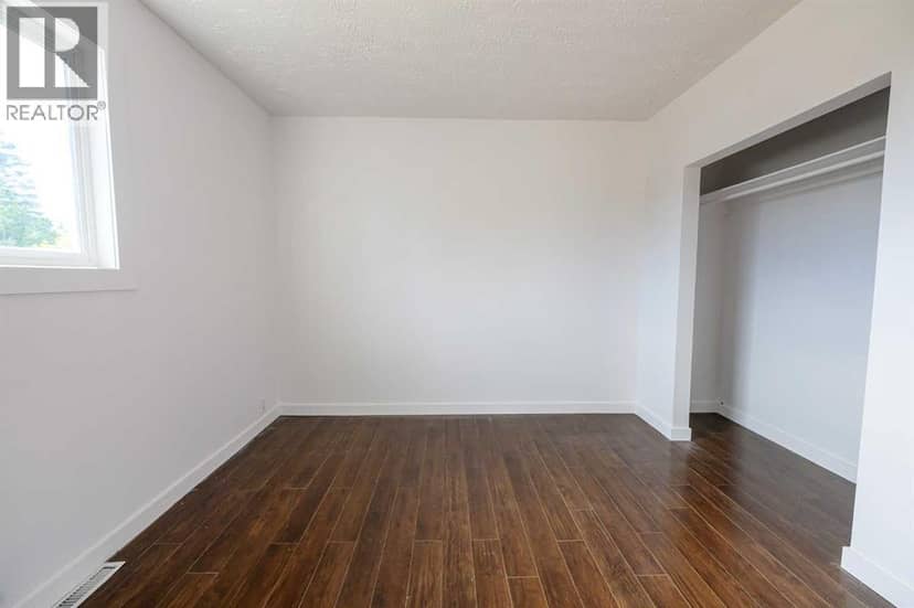 10024 103 Avenue — photo 10 of 24