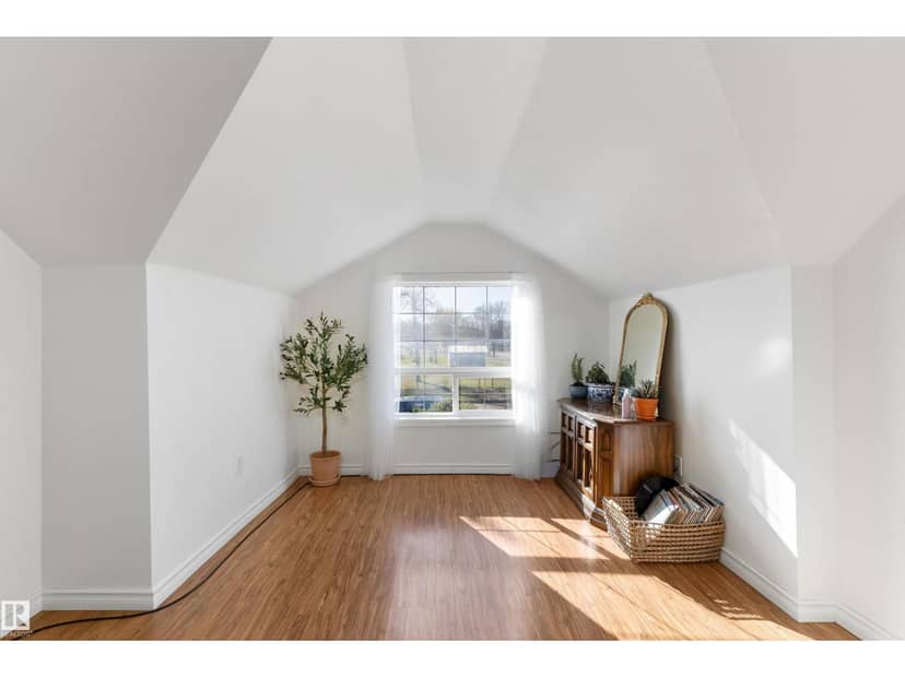 5016 52 AV — photo 31 of 40