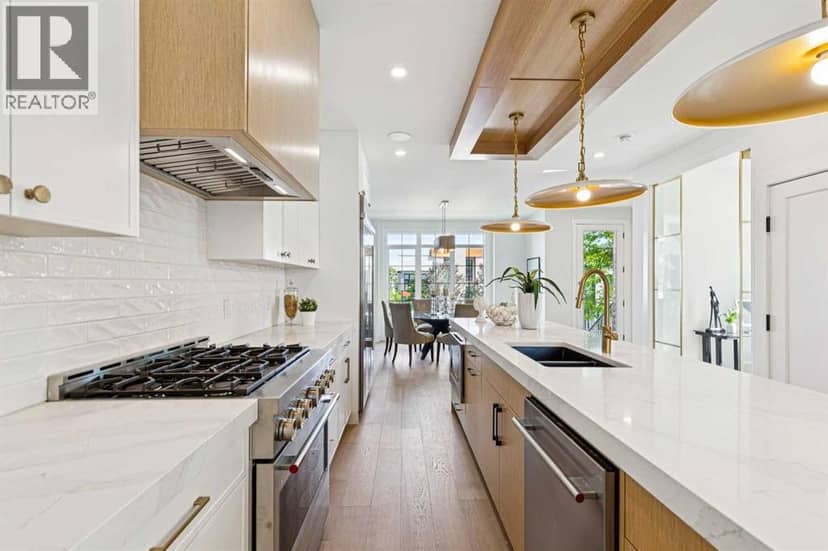 1527 29 Avenue SW — photo 9 of 40