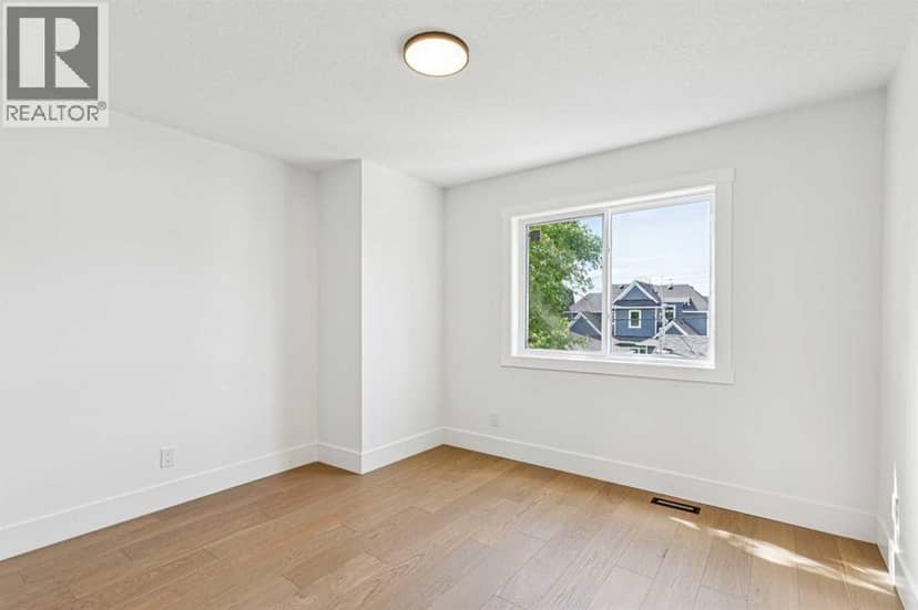 1527 29 Avenue SW — photo 28 of 40
