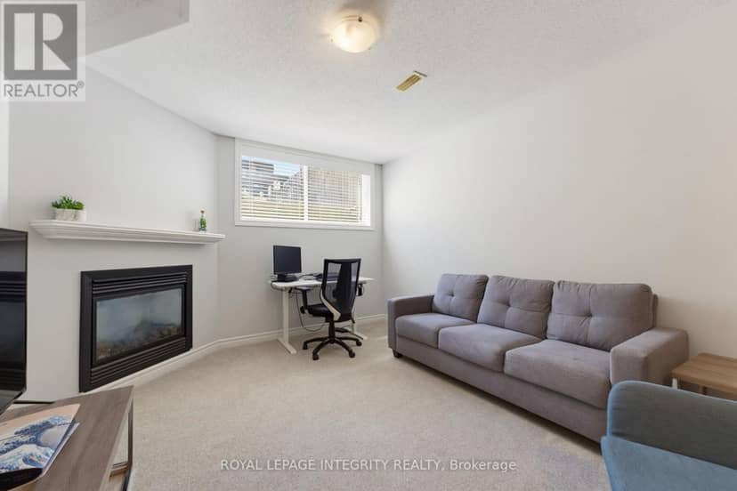 173 Silvermoon Crescent — photo 36 of 40