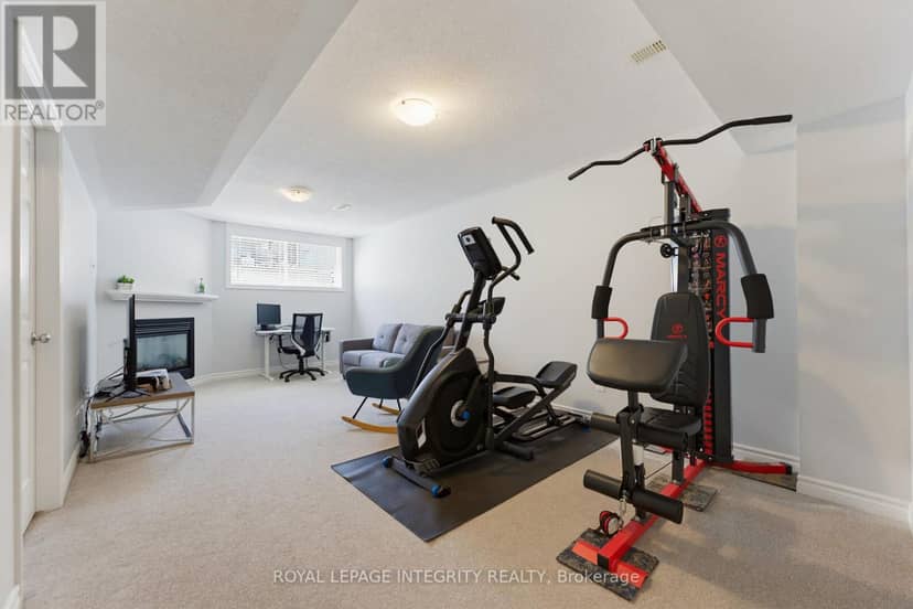 173 Silvermoon Crescent — photo 37 of 40