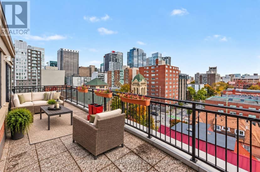 PH3 - 364 Cooper Street, Ottawa, photo 2