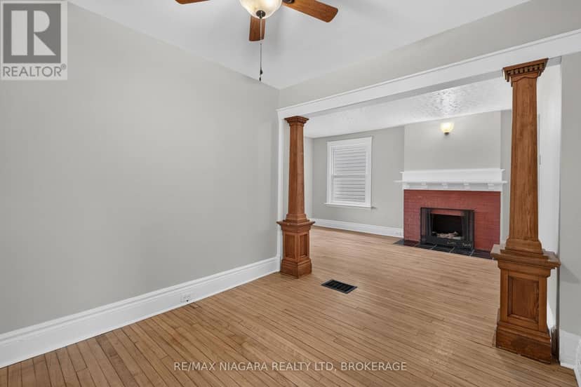 44 Lowell Avenue — photo 16 of 36