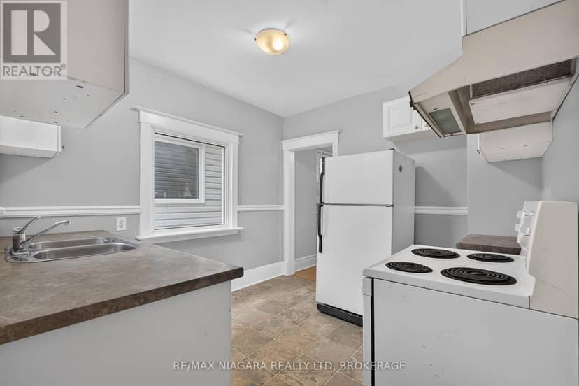 44 Lowell Avenue — photo 21 of 36