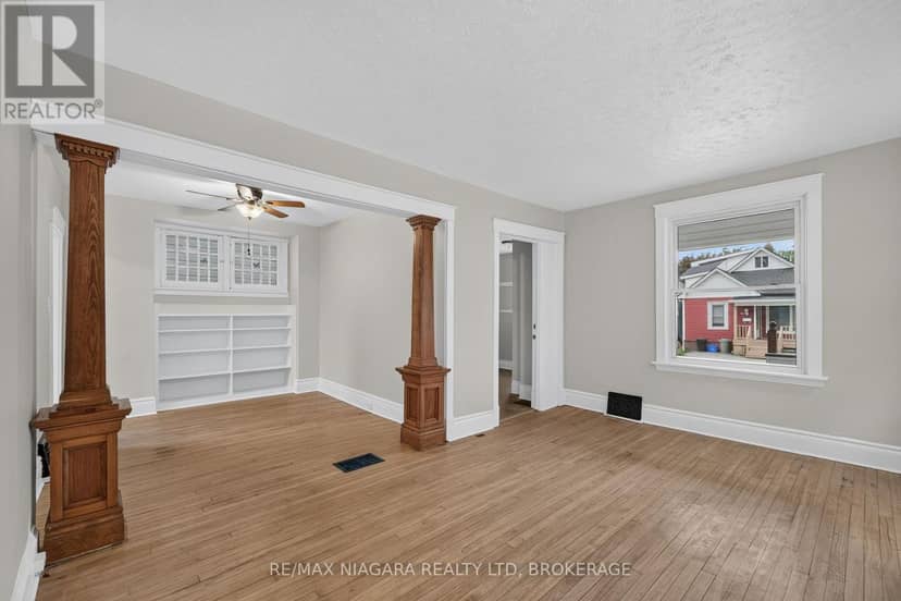 44 Lowell Avenue — photo 12 of 38