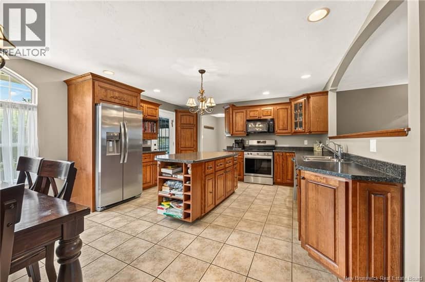 6 Chad Crescent — photo 14 of 40