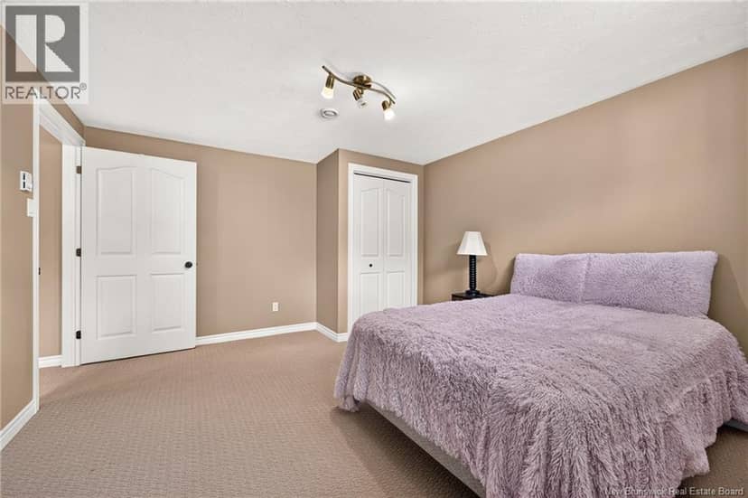6 Chad Crescent — photo 40 of 40
