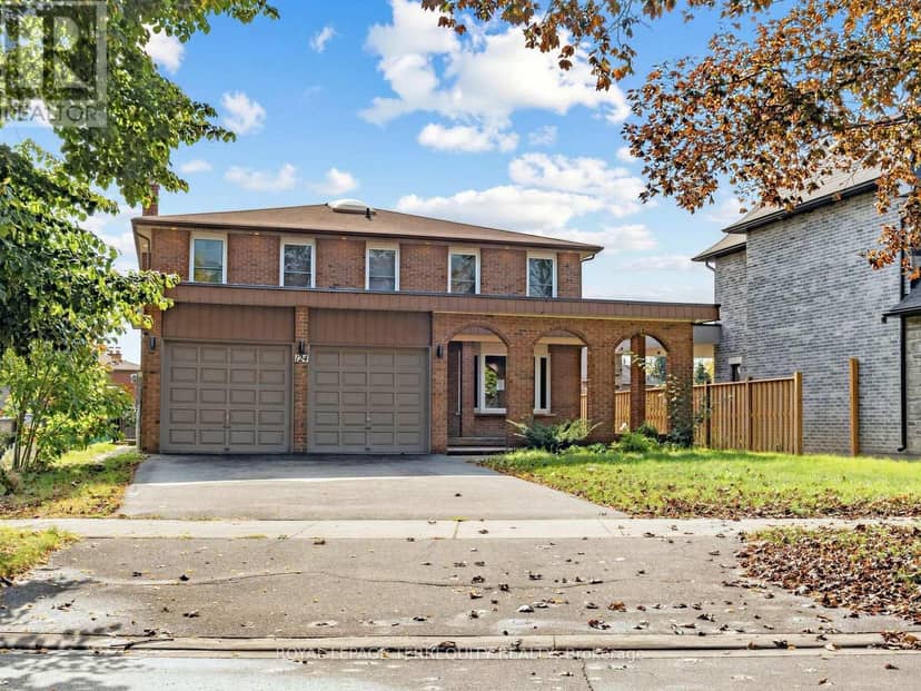 124 Bathgate Drive, Toronto, photo 2