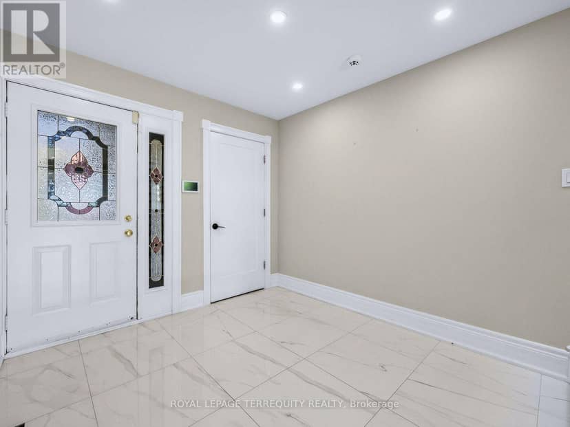 124 Bathgate Drive, Toronto, photo 4