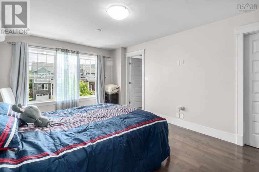 15 Lowther Lane — photo 10 of 26