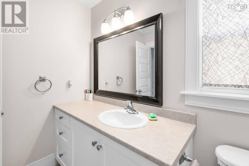 15 Lowther Lane — photo 14 of 26