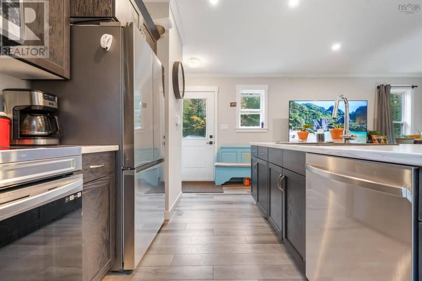 266 Hastings Road — photo 11 of 40