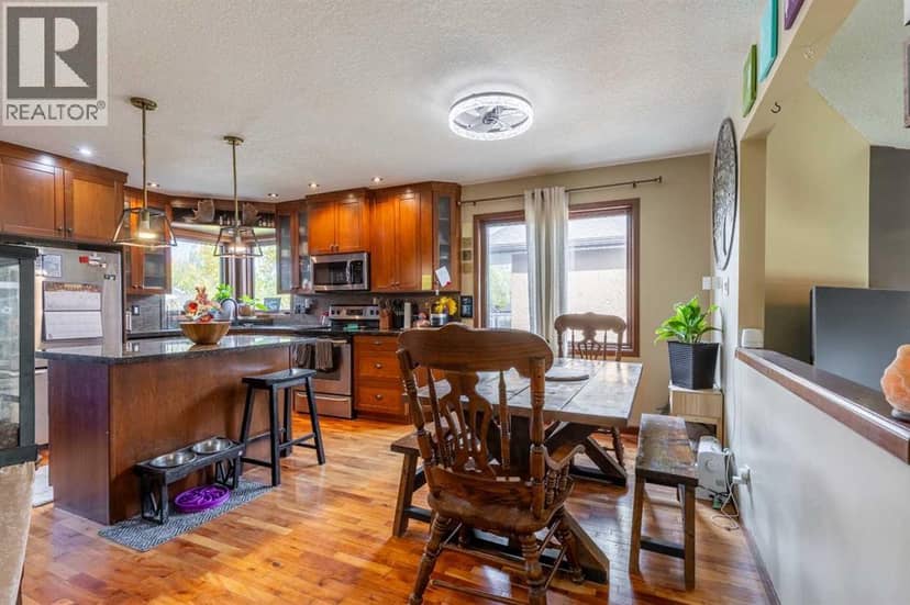 184 Lakhota Crescent W — photo 10 of 40