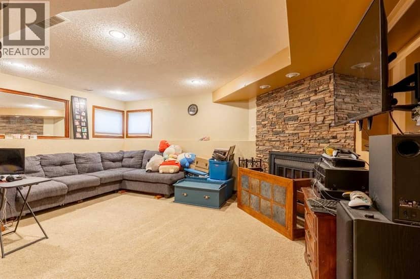 184 Lakhota Crescent W — photo 24 of 40