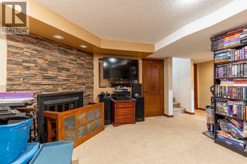 184 Lakhota Crescent W — photo 26 of 40